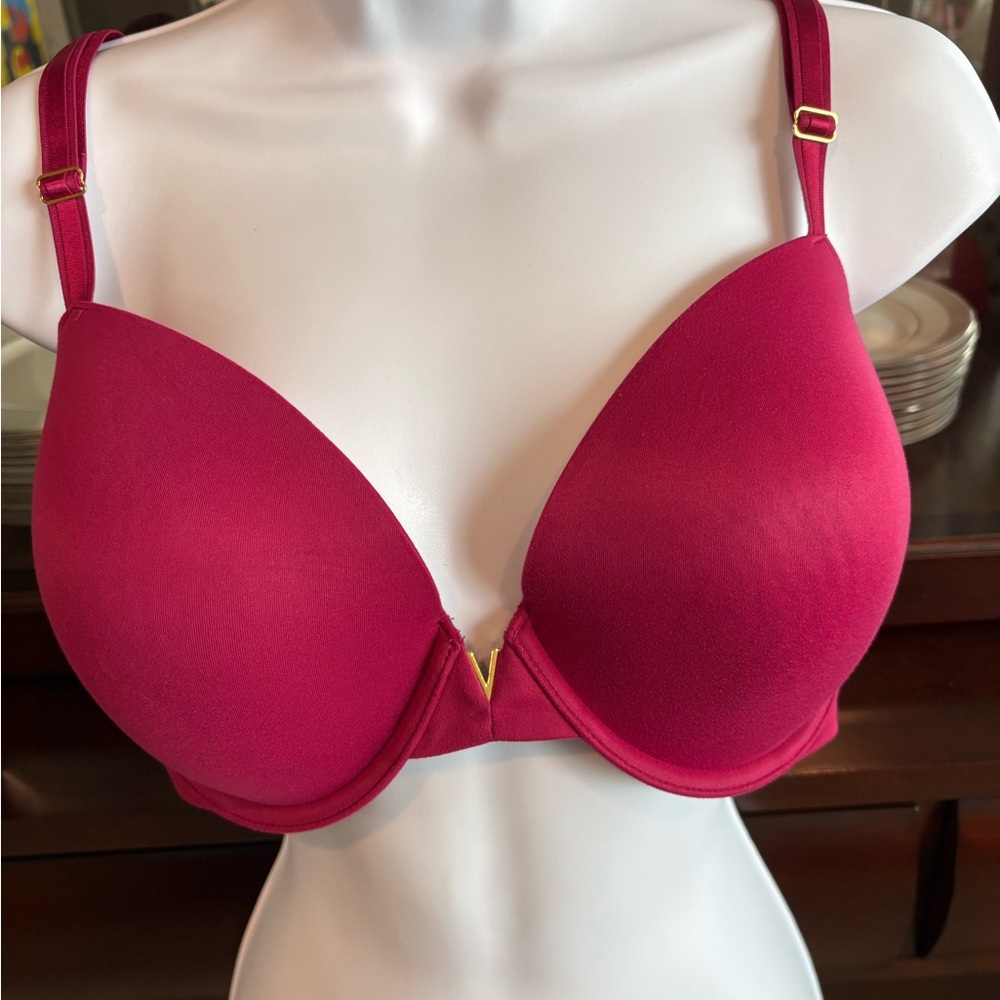 Victoria's Secret Fuchsia Underwire Bra